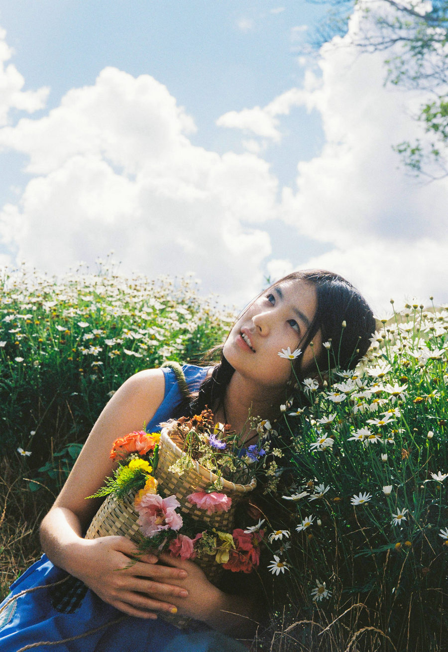 [YITUYU]艺图语 2025.08.13 自由的大地 在长野晒月亮的油松 [14P-15MB]