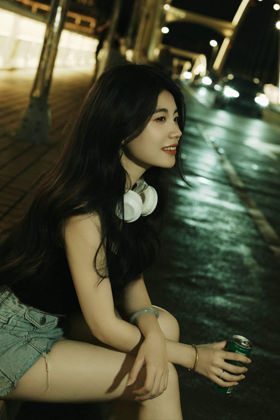 [YITUYU]艺图语 2025.08.14 王家卫写真 阿咩 [16P-92MB]