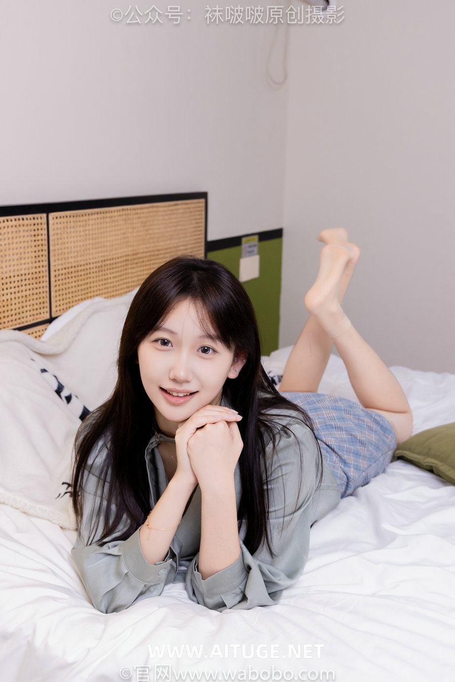 BoBoSocks袜啵啵 No.641 香菜-萨洛蒙运动鞋、黑棉袜、短肉丝 [189P1V-9.97GB]