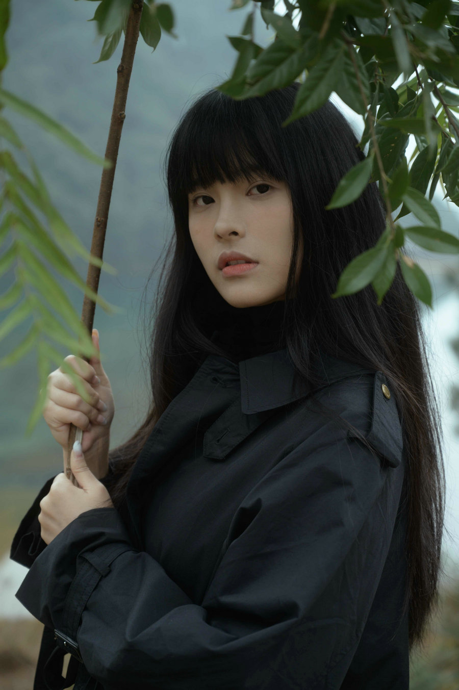 [YITUYU]艺图语 2025.08.21 那远山 [15P-35MB]