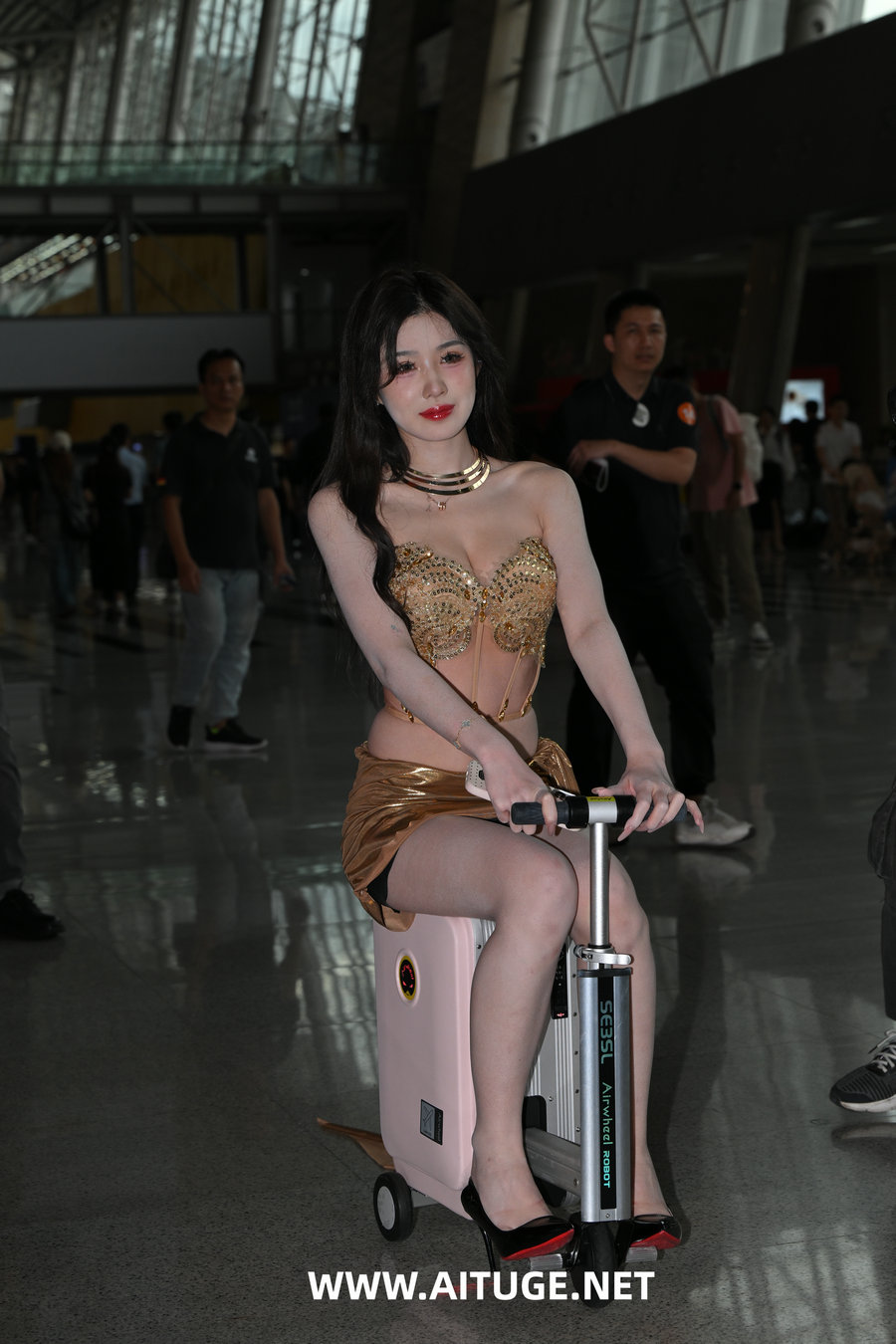 精选街拍视频 No.9933 性感短裙女郎 [66P-1.23GB]