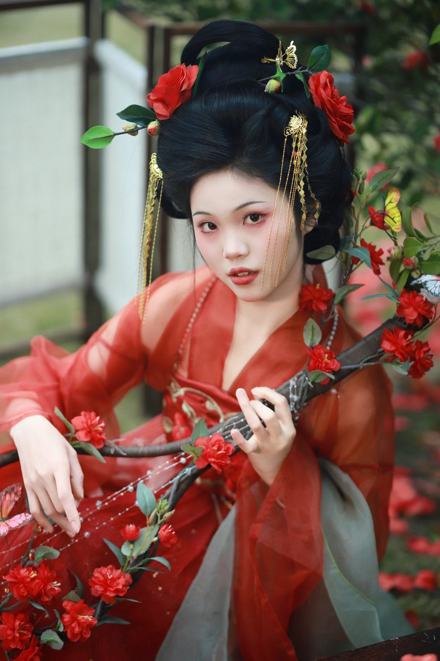 [YITUYU]艺图语 2025.08.22 茶花与花魁 今天要去化妆玲 [13P-122MB]