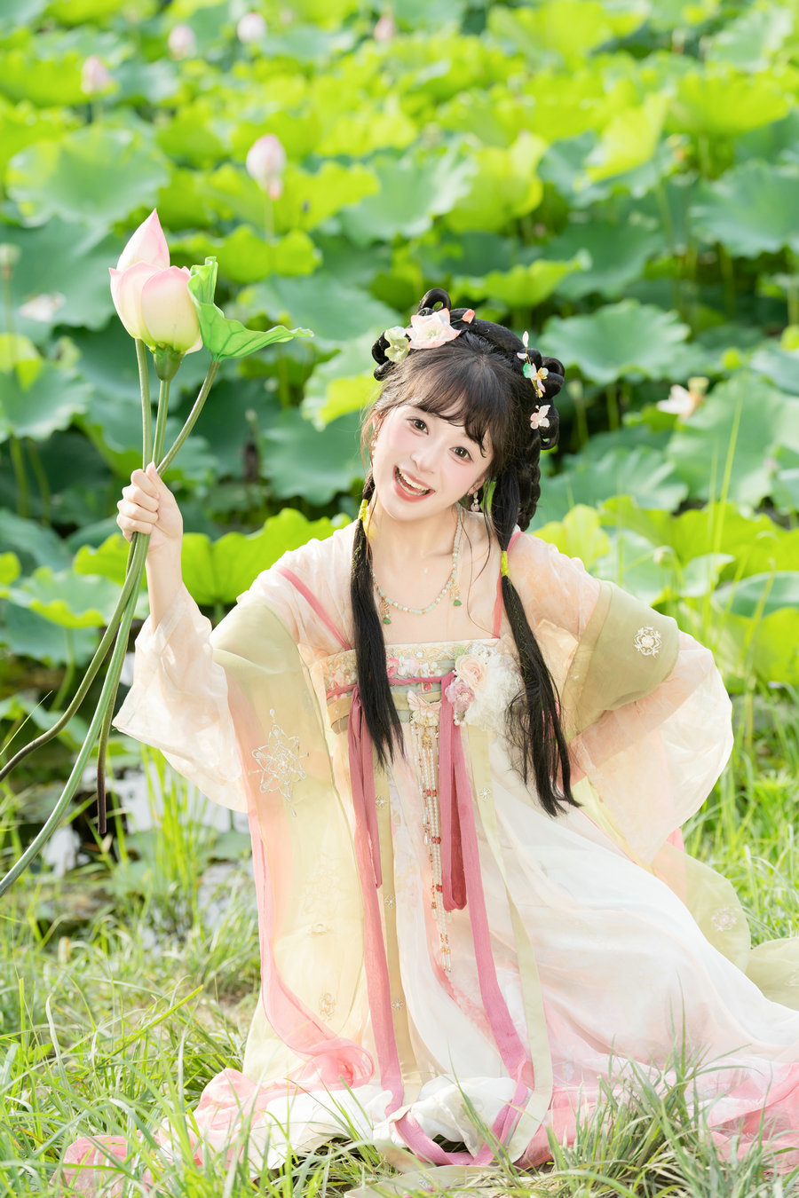 [YITUYU]艺图语 2025.08.22 荷花仙子 夏芋小年 [52P-1.40GB]