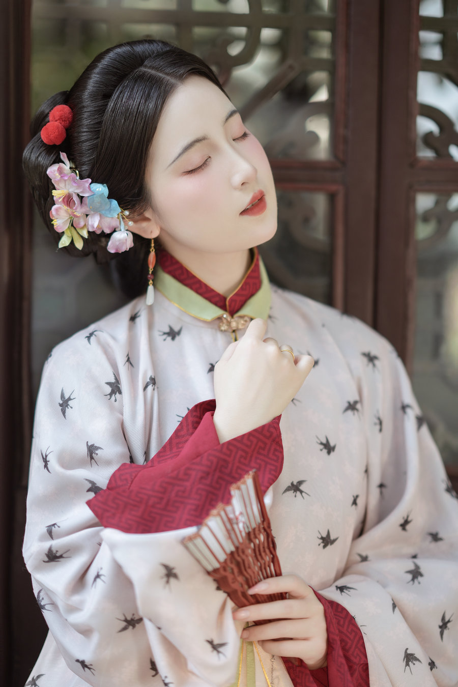 [YITUYU]艺图语 2025.08.23 榴花开欲然 我是金儿呀 [22P-349MB]