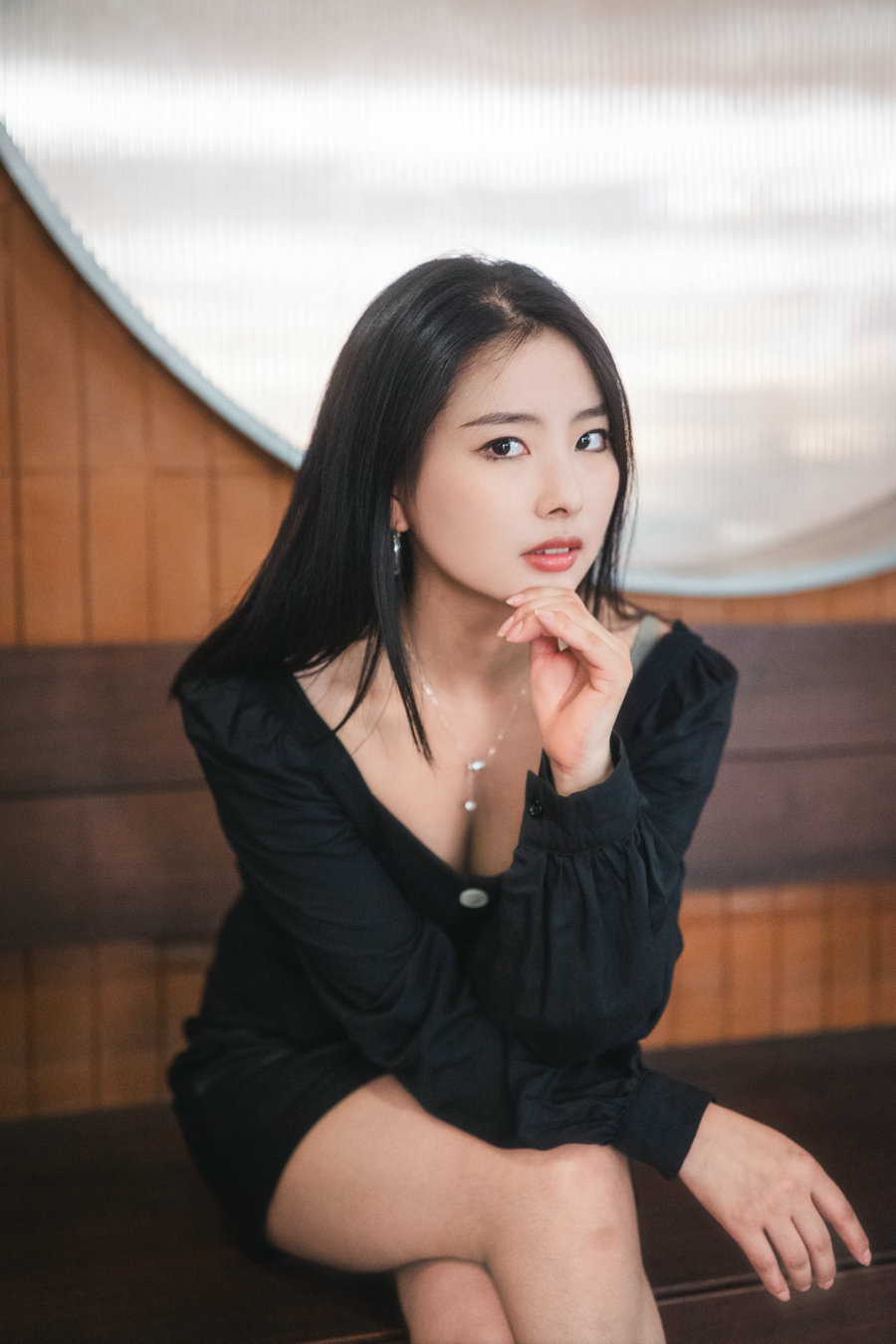 [YITUYU]艺图语 2025.08.23 外滩源约拍 小羊 [14P-338MB]