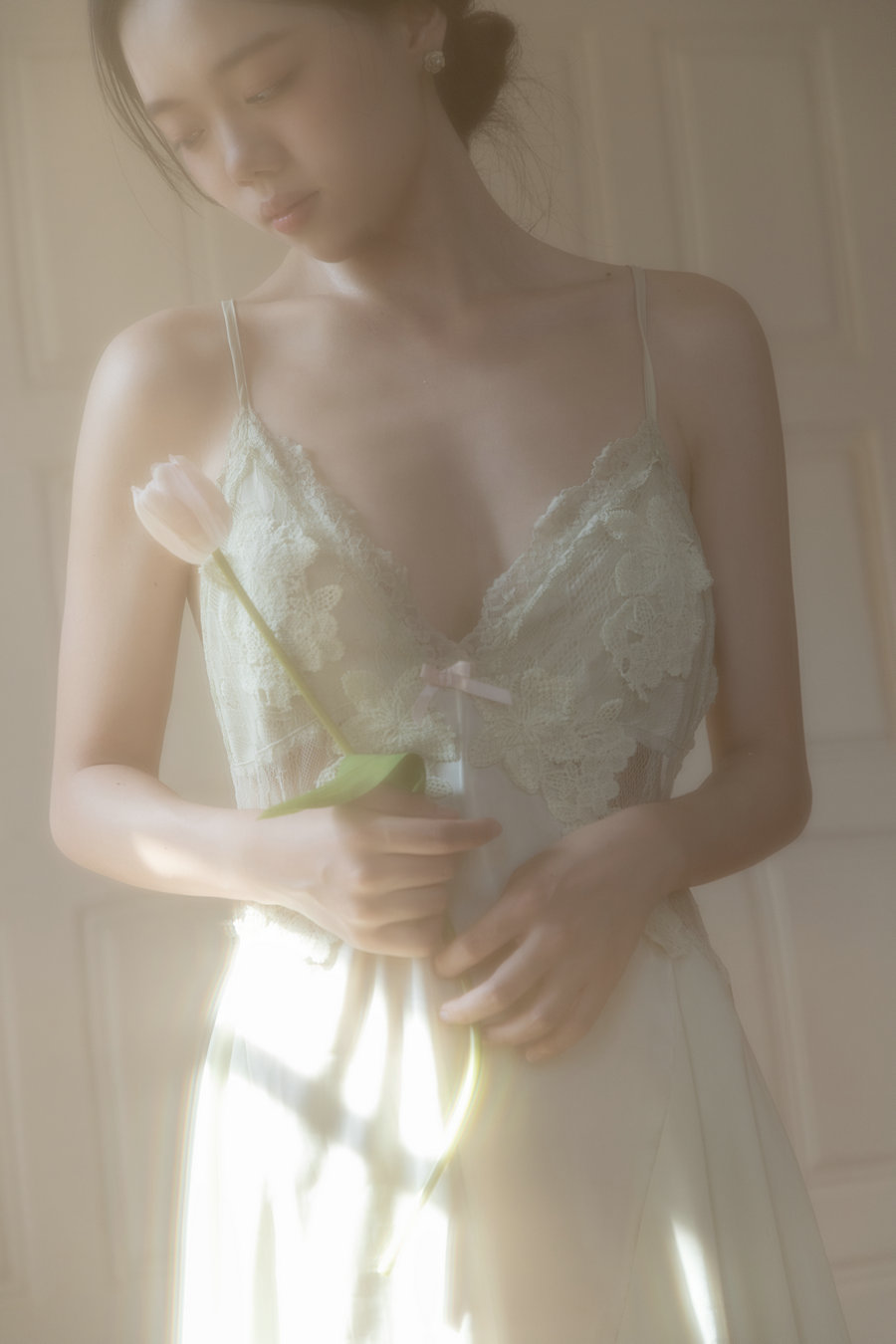 [YITUYU]艺图语 2025.08.23 夏季结束前在老房子里的身体记录 解云花 [15P-271MB]