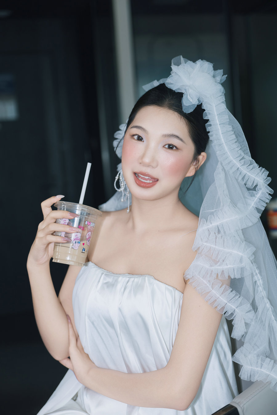 [YITUYU]艺图语 2025.08.24 光影邂逅白裙的瞬间 一杯杨枝 [41P-600MB]