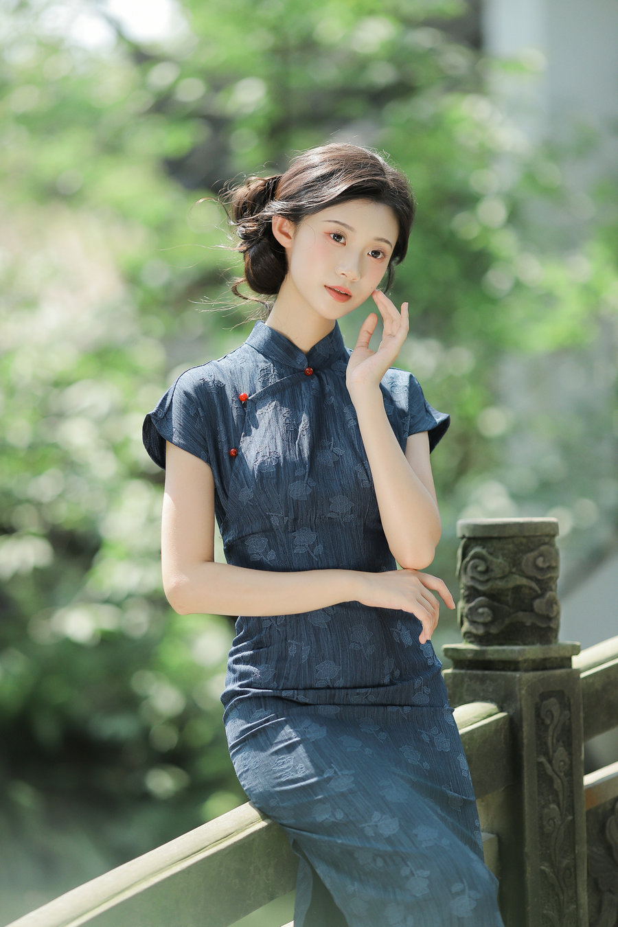 [YITUYU]艺图语 2025.08.24 她身上有淡淡的书香气 一口烧麦 [23P-295MB]