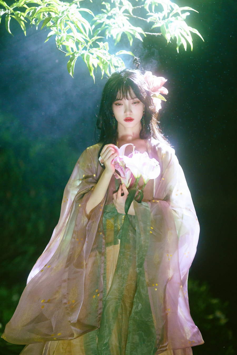 [YITUYU]艺图语 2025.08.28 山魅 昆山玉碎·芙蓉泣露 桃迟 [16P-904MB]