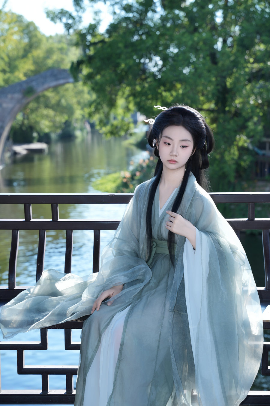 [YITUYU]艺图语 2025.08.30 清冷风汉服 青青 [11P-161MB]