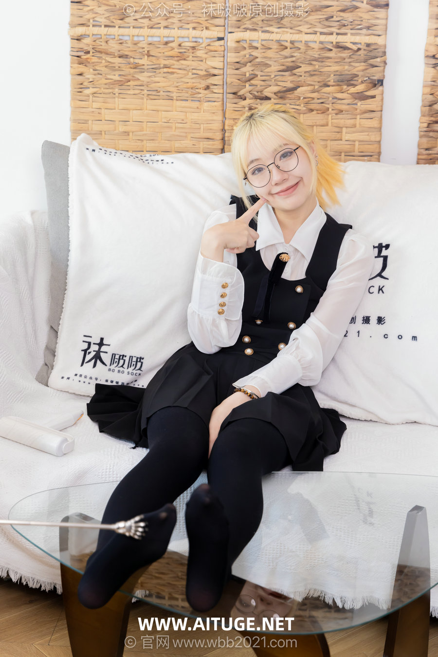 BoBoSocks袜啵啵 No.653 小甜豆-皮鞋、厚黑丝、瑜伽动作 [146P1V-5.59GB]