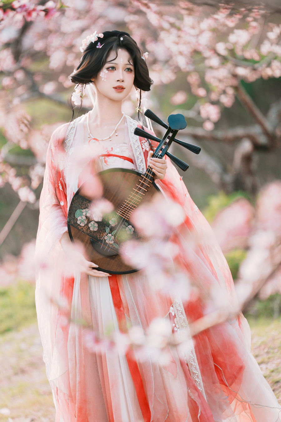 [YITUYU]艺图语 2025.09.02 古风桃花人像 夏煦 [19P-205MB]