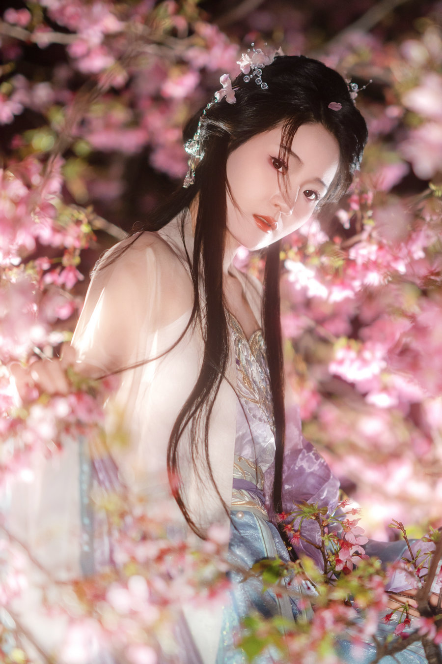[YITUYU]艺图语 2025.09.05 夜樱古风人像拍摄 南栀nz [14P-189MB]