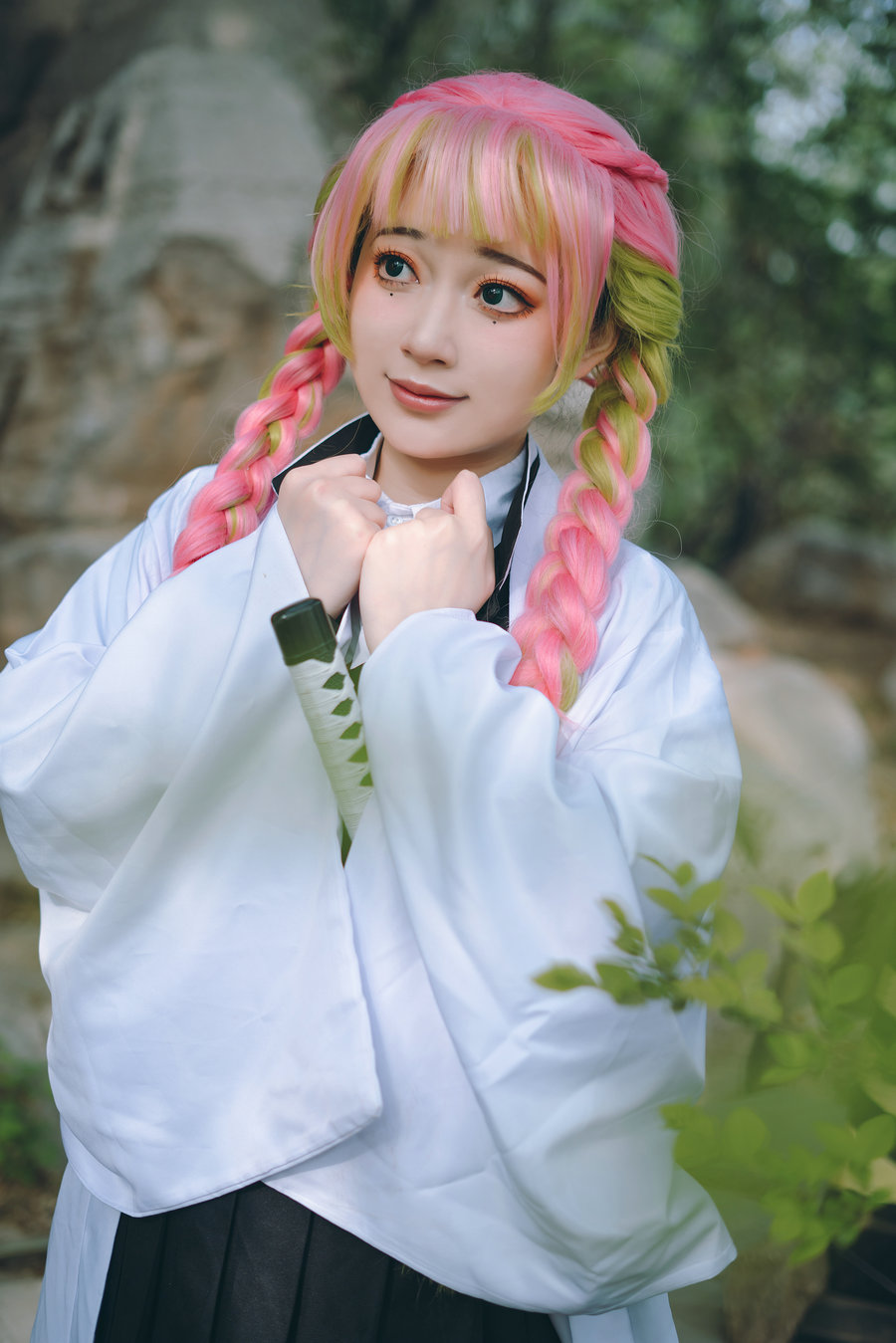 [YITUYU]艺图语 2023.06.06 鬼灭之刃恋柱 桃墨公子x [29P-321MB]