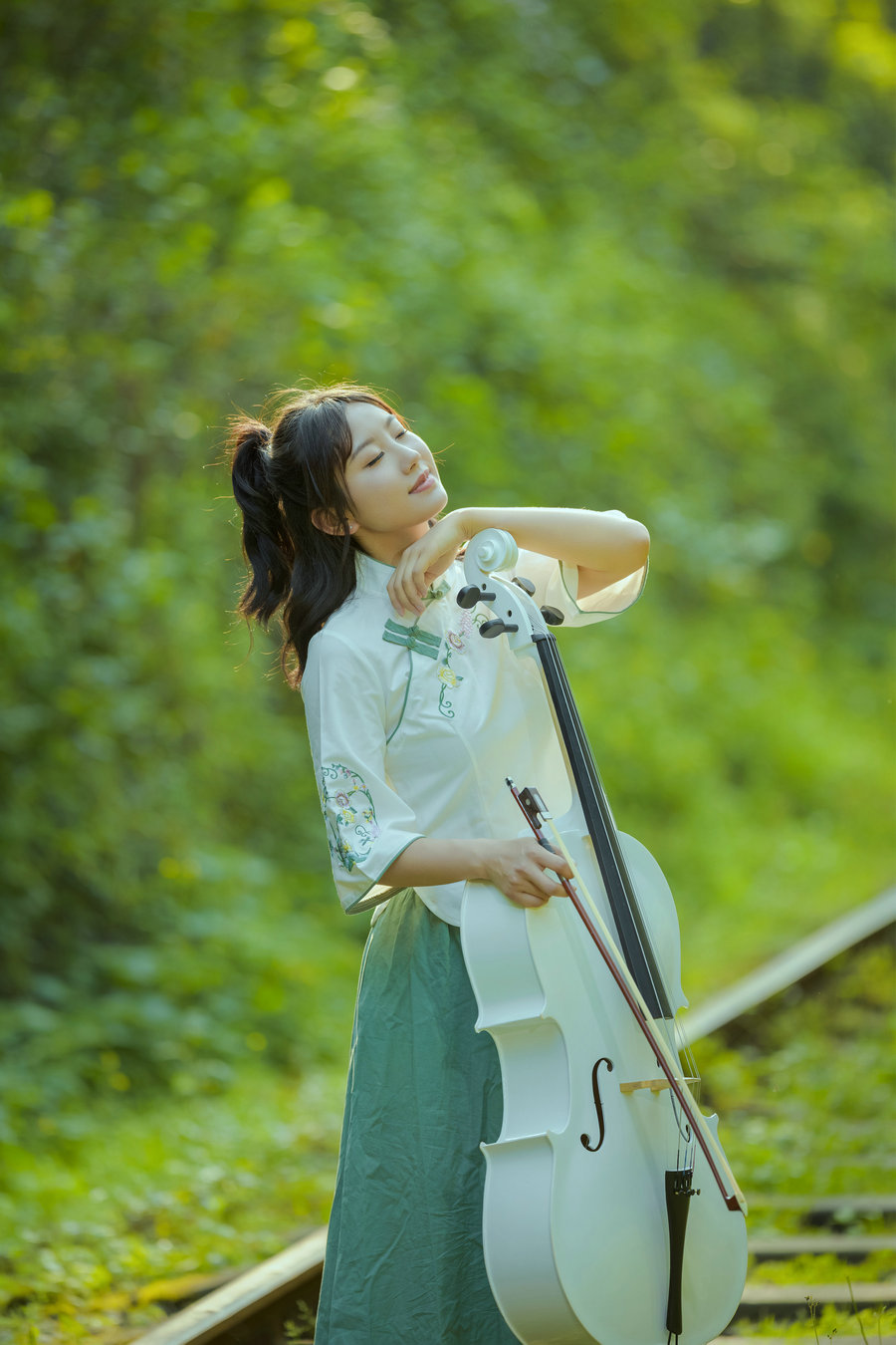 [YITUYU]艺图语 2023.06.07 铁路人像 莎莎 [21P-108MB]