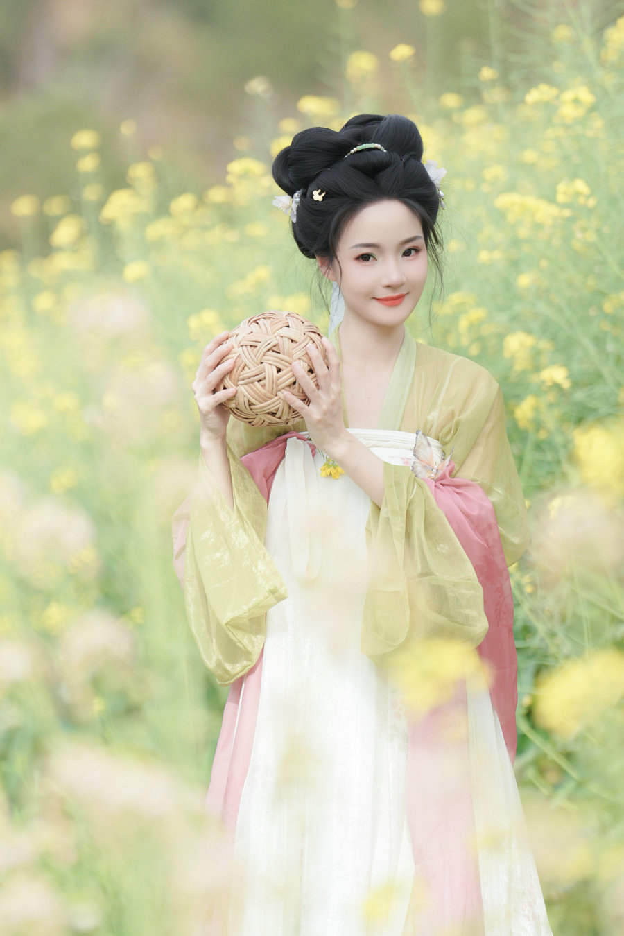 [YITUYU]艺图语 2025.09.09 古风人像拍摄 南栀nz [17P-316MB]