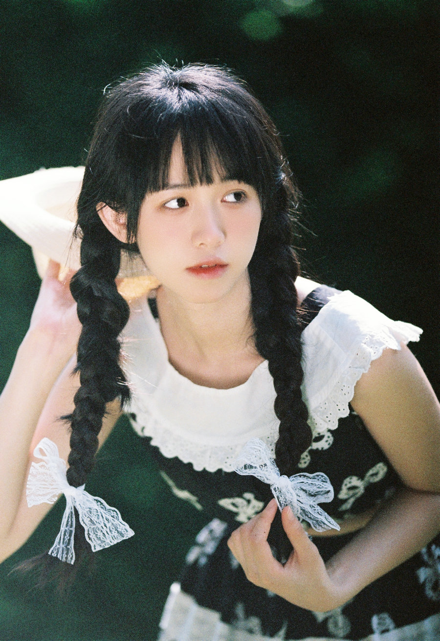 [YITUYU]艺图语 2025.09.09 少女的心事 快乐苏苏 [25P-96MB]