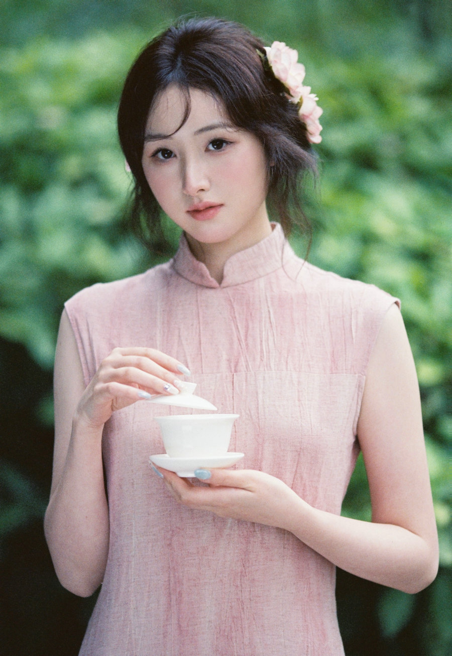 [YITUYU]艺图语 2025.09.10 往事流转在你眼眸 山山花桃 [16P-80MB]