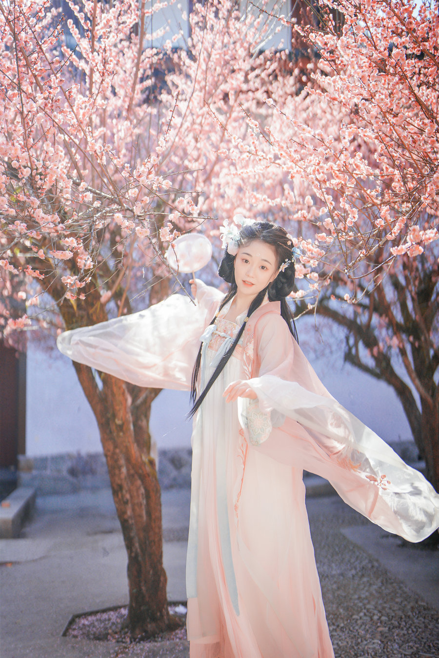 [YITUYU]艺图语 2025.09.12 梅花古风人像拍摄  卿莫07 [22P-308MB]