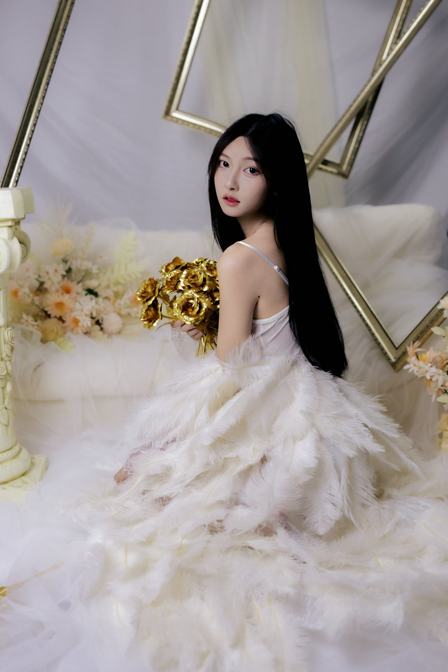 [YITUYU]艺图语 2025.09.17 羽毛写真 盖盖 [29P-390MB]