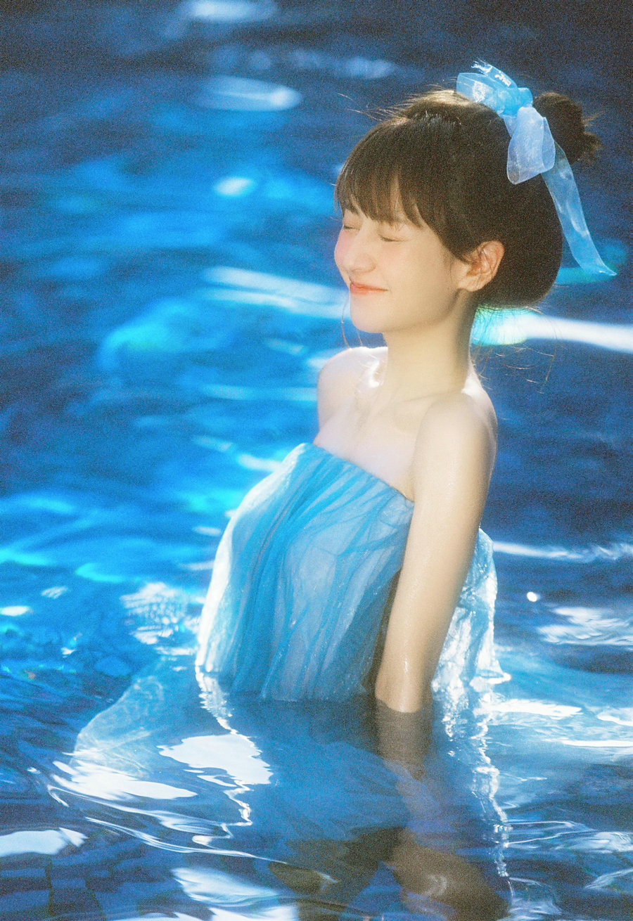 [YITUYU]艺图语 2025.09.18 蓝色心动 顾林x [9P-24MB]