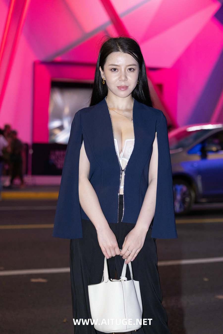 精选街拍视频 No.10106 魅力知性美胸 [325P-3.08GB]