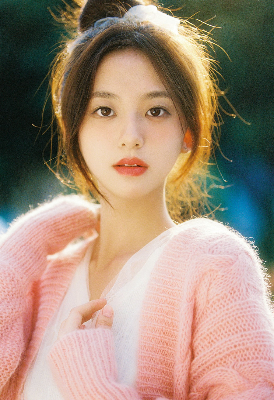 [YITUYU]艺图语 2025.09.19 秋日午后 小杨 [19P-65MB]