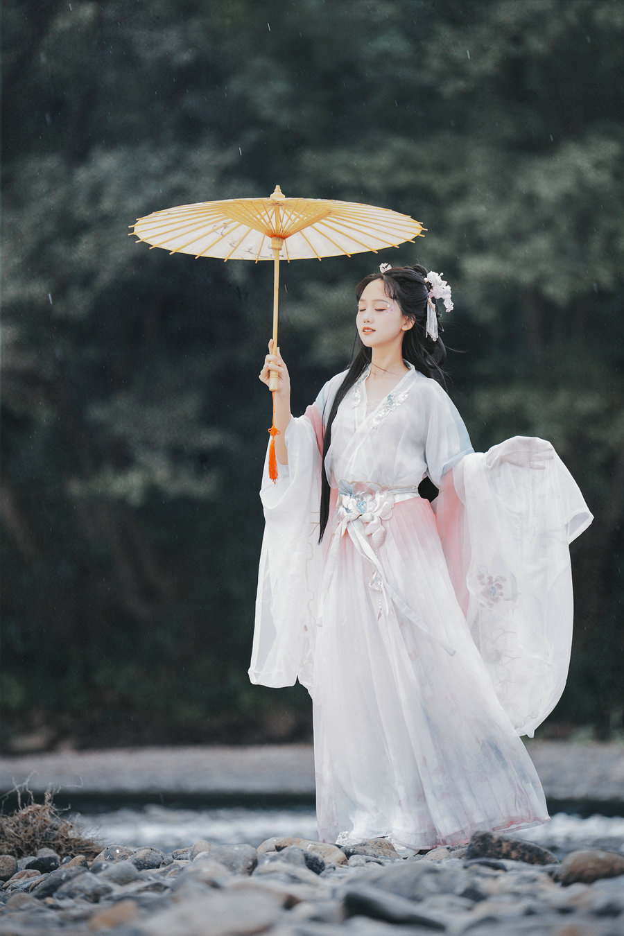 [YITUYU]艺图语 2025.09.23 古风人像拍摄 小清 [14P-160MB]