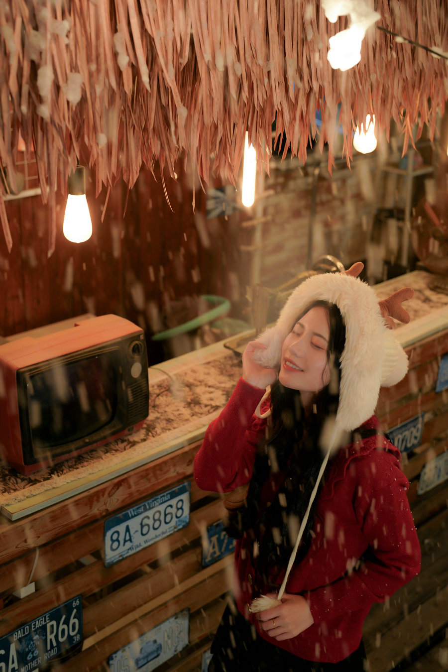 [YITUYU]艺图语 2025.09.25 夜景人像拍照 阿咩 [13P-105MB]