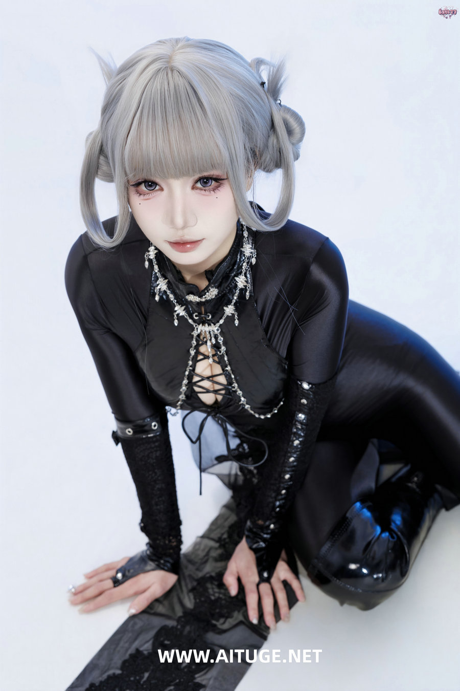 动漫博主柒柒要乖哦 - 黑靡烟旗袍 [108P2V-1.87GB]