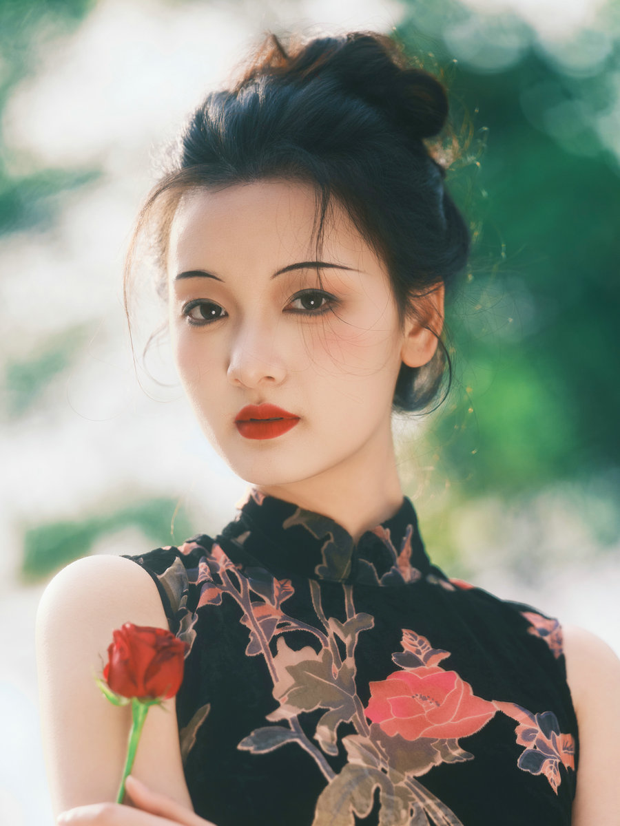 [YITUYU]艺图语 2025.09.29 红玫瑰 妖怪哪里逃 [18P-433MB]