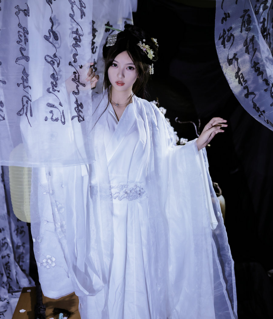 [YITUYU]艺图语 2025.09.29 梨花 盖盖 [24P-422MB]