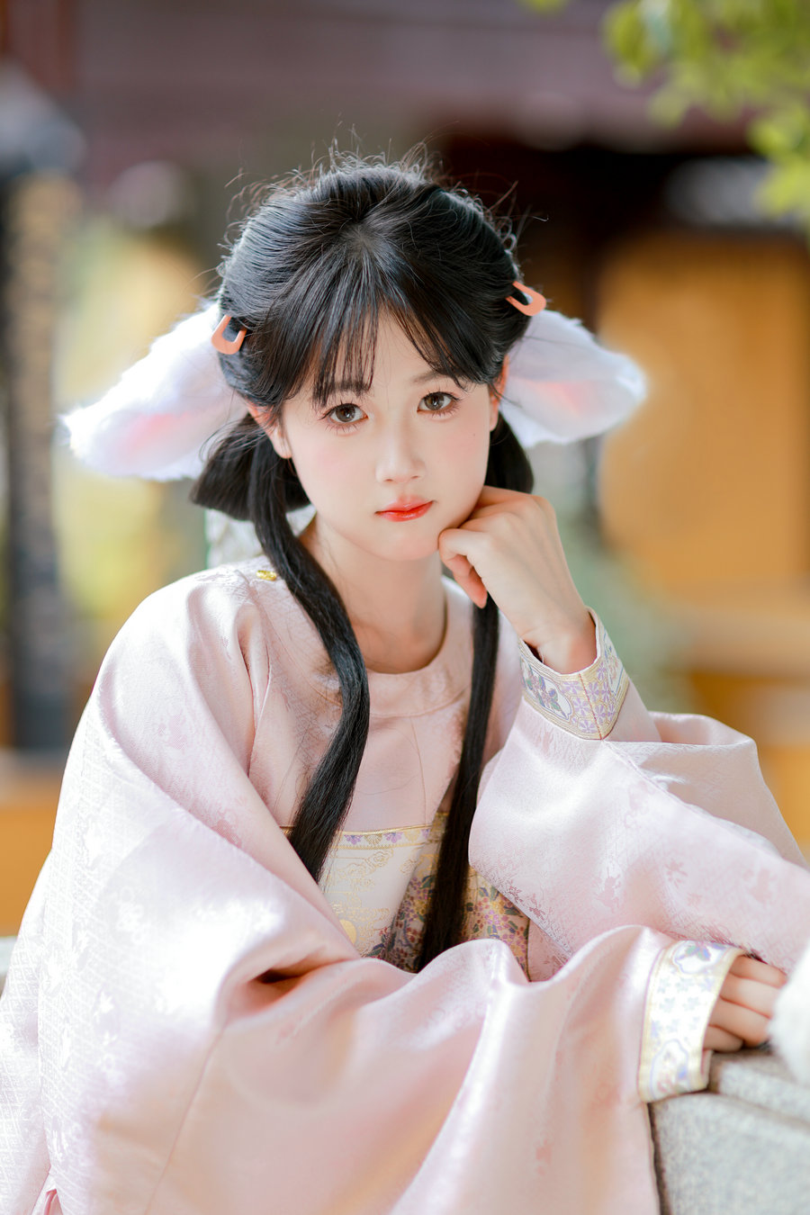 [YITUYU]艺图语 2025.09.29 兔兔我又来人间过中秋了 小鹅酱酱酱 [14P-120MB]