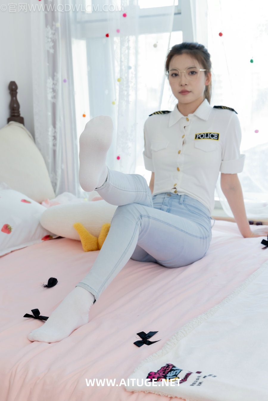 物恋传媒 No.2656 茯苓-高跟长靴、纯白棉袜 [206P1V-7.17GB]