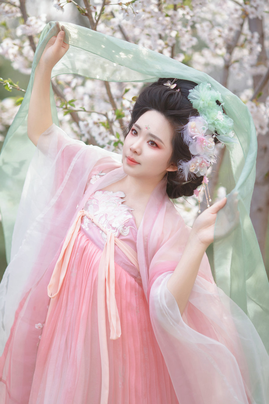 [YITUYU]艺图语 2025.09.30 樱语汉服 六六 [34P-476MB]