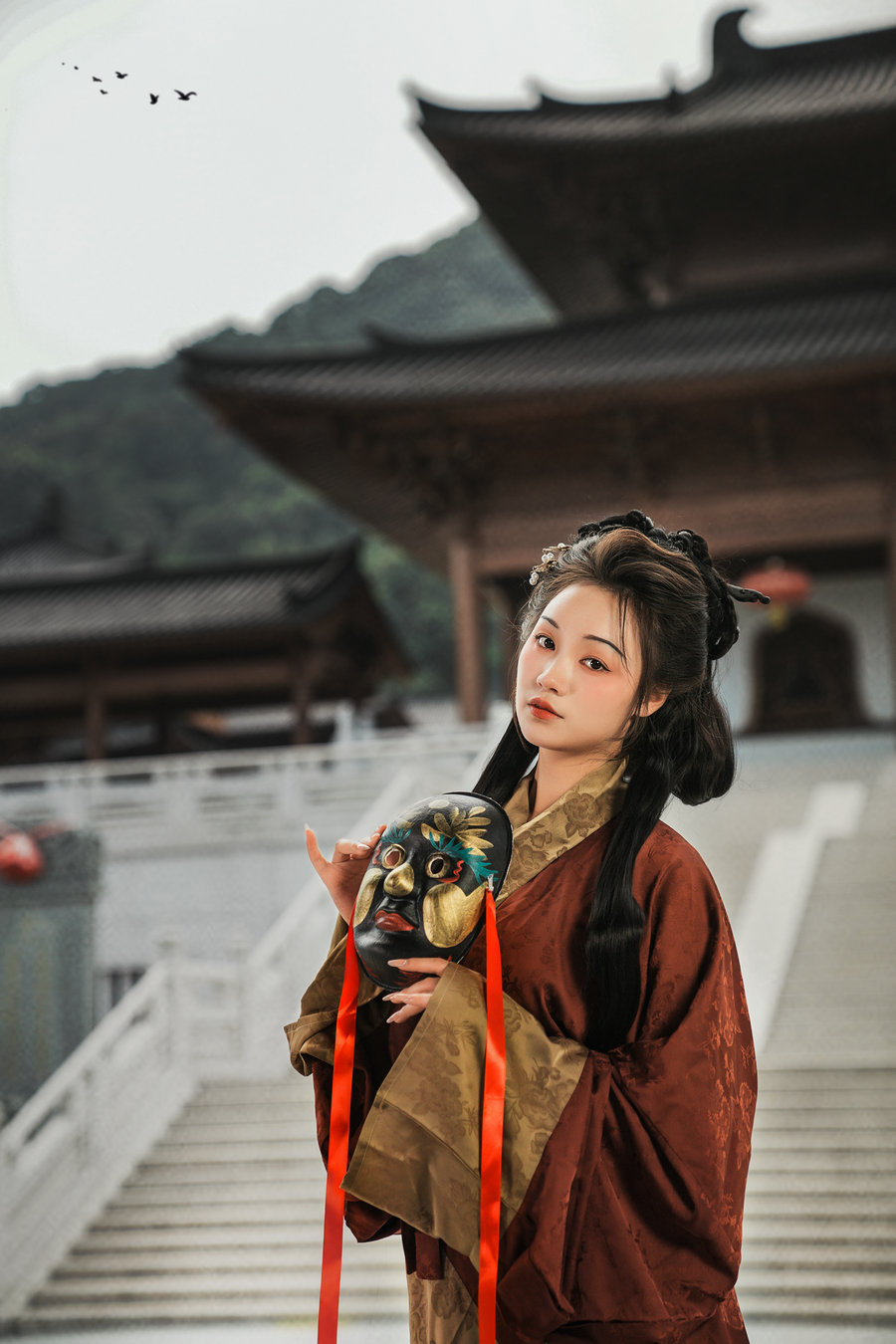 [YITUYU]艺图语 2025.10.01 战国袍人像拍摄 泱泱泱呀 [20P-228MB]