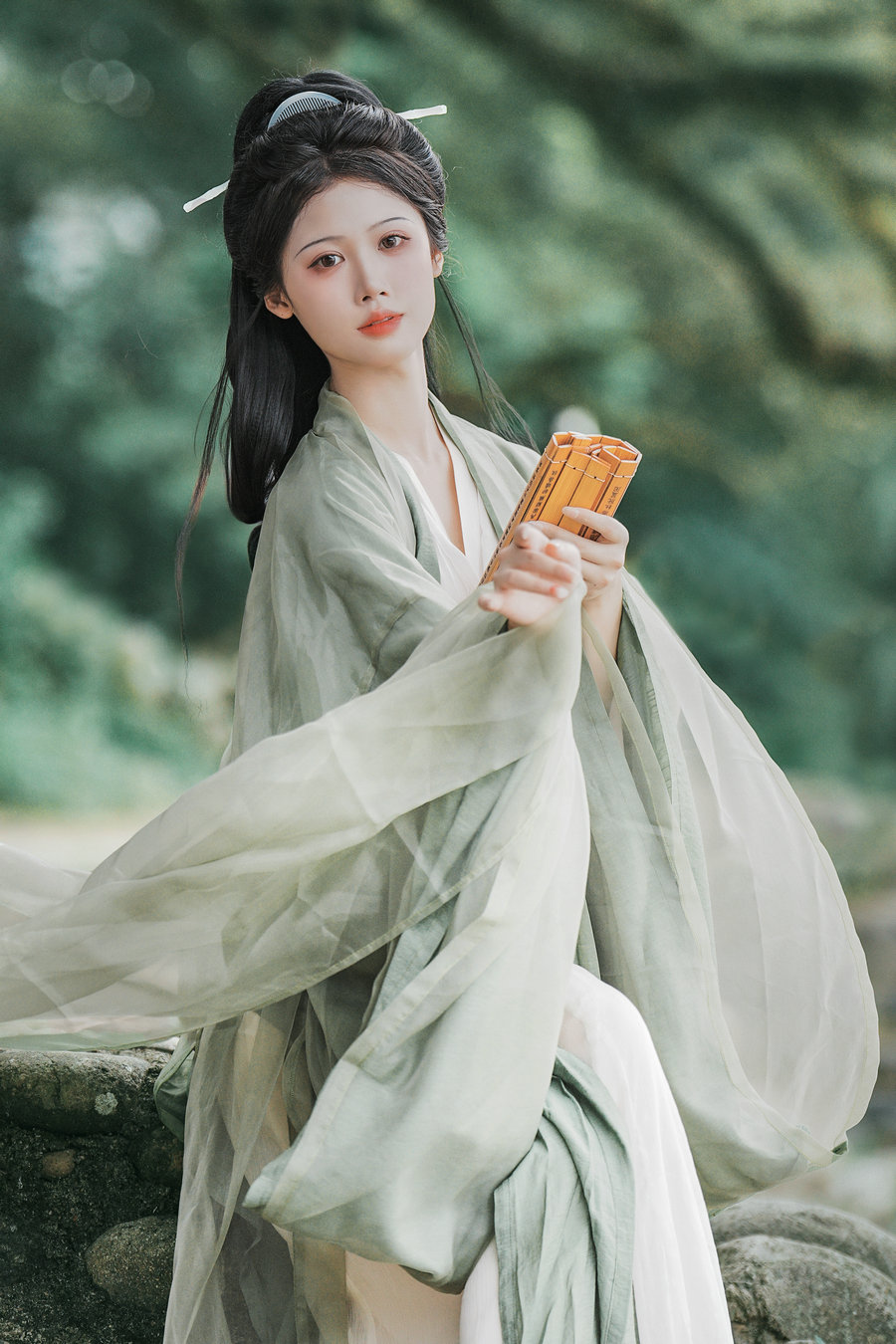 [YITUYU]艺图语 2025.10.07 魏晋风人像拍摄-榕水谣 夏煦 [21P-247MB]