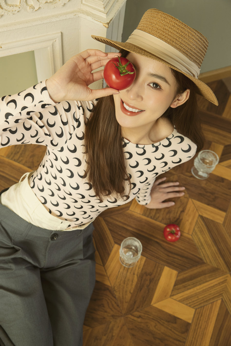 [YITUYU]艺图语 2025.10.11 Tamato 闵闵 [25P-357MB]