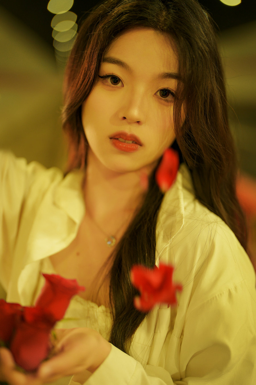 [YITUYU]艺图语 2025.10.11 隧道港风人像拍摄 杨琳 [17P-261MB]