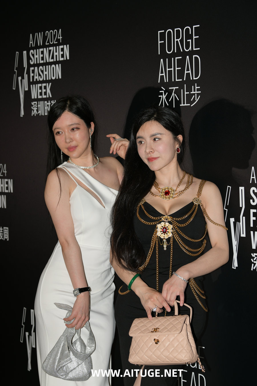 精选街拍视频 No.10188 韵味性感闺蜜 [104P-2.44GB]