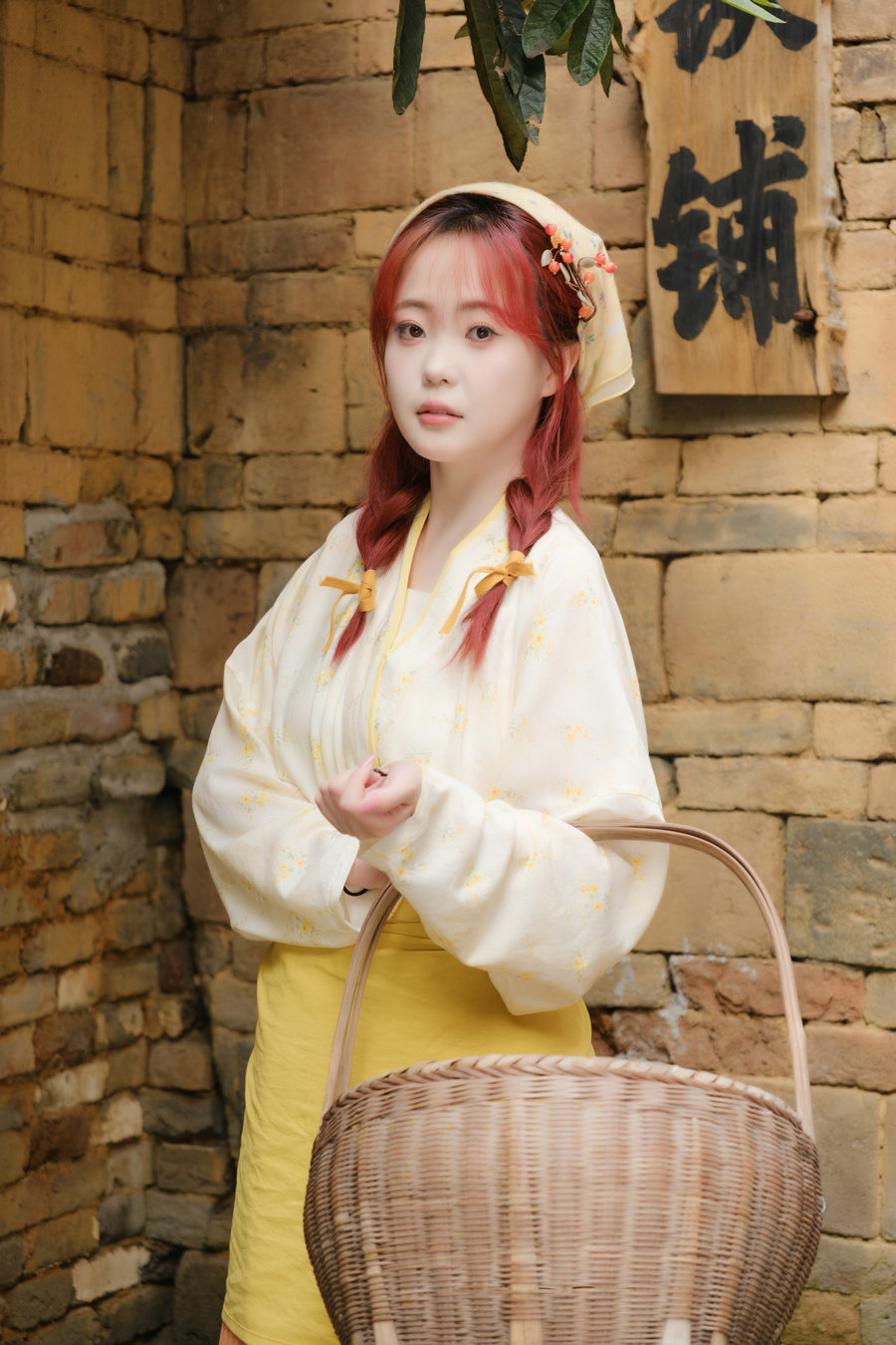 [YITUYU]艺图语 2025.10.14 橙色的小女孩 刘兆伦 [17P-335MB]