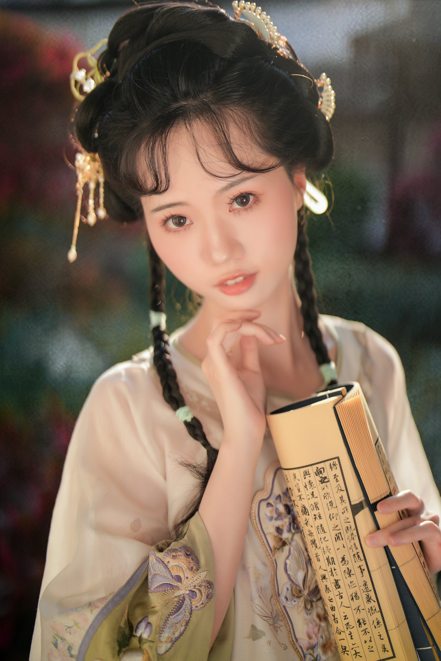 [YITUYU]艺图语 2025.10.14 清汉女人像拍摄 南有陈喵喵~ [17P-203MB]