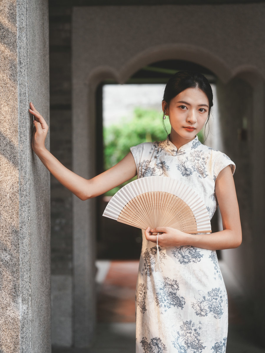 [YITUYU]艺图语 2025.10.16 旗袍之美 小羊 [13P-123MB]