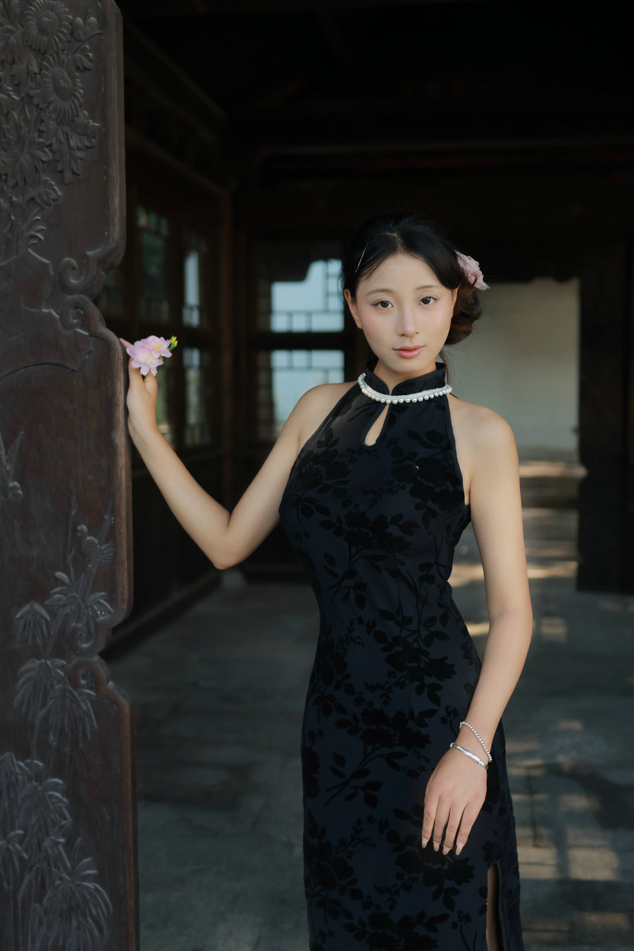 [YITUYU]艺图语 2025.10.17 黑色珍珠旗袍 小u [42P-853MB]