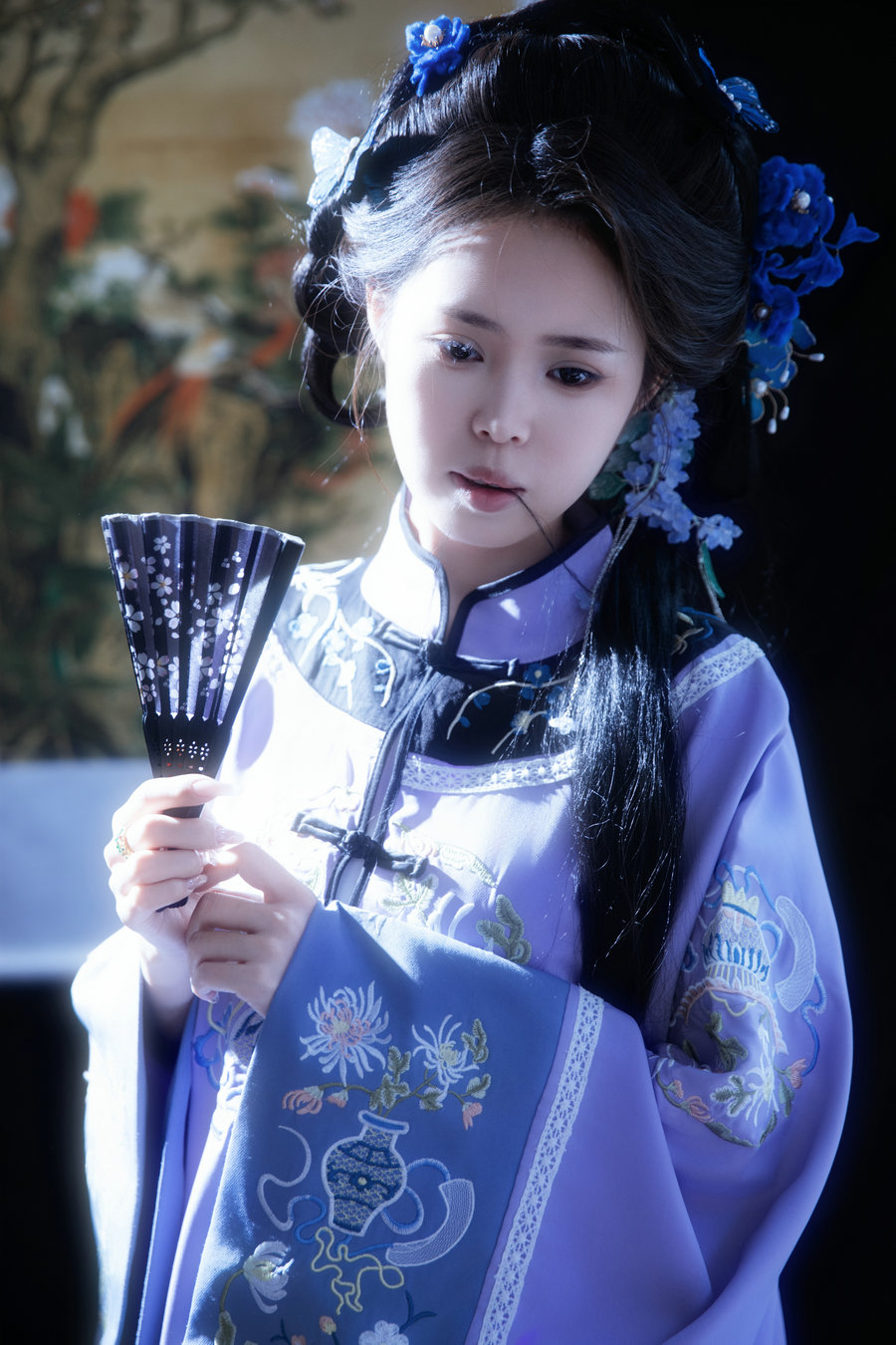 [YITUYU]艺图语 2025.10.17 清韵·蓝裳闺阁的笔墨风华 瑶瑶 [12P-155MB]