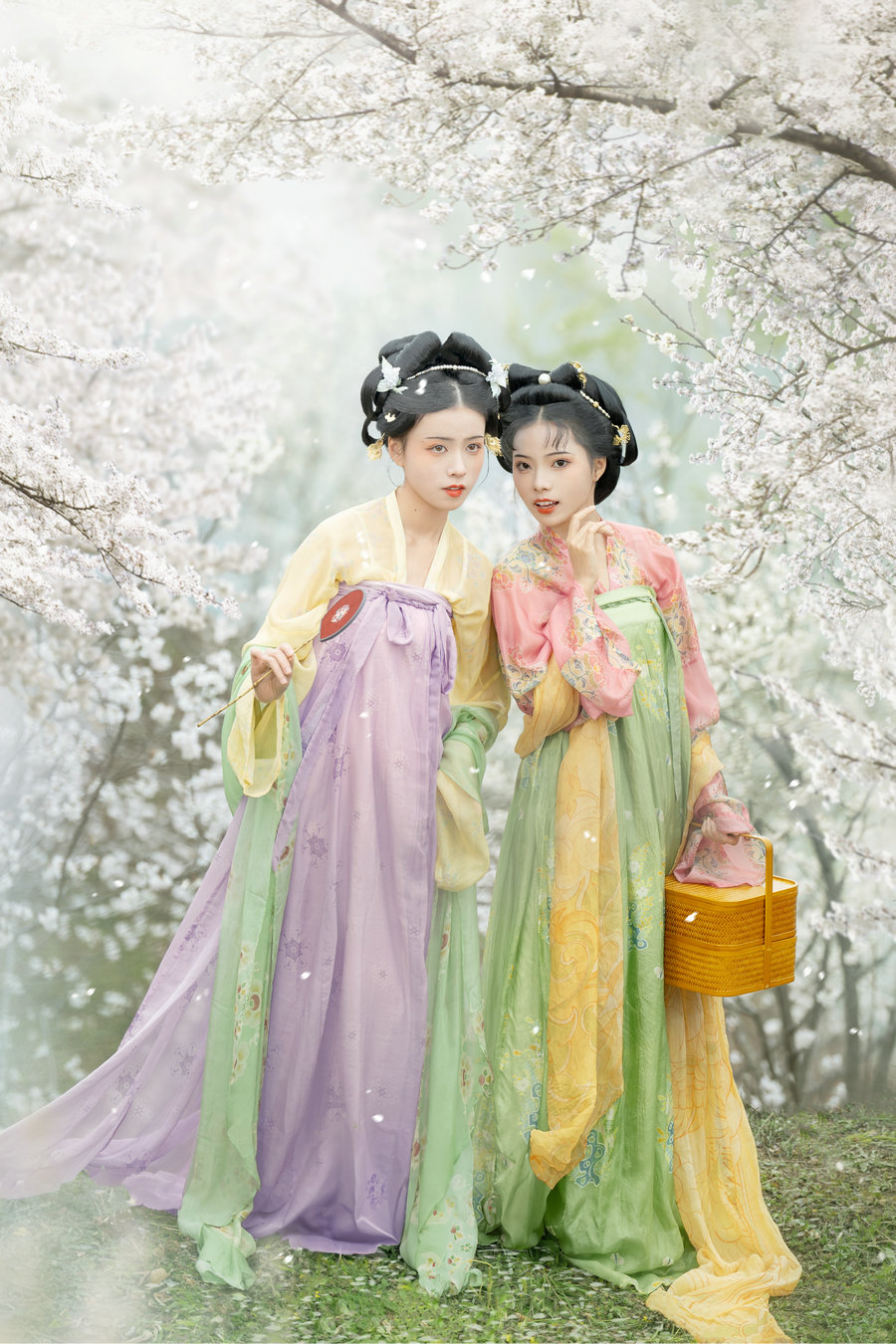 [YITUYU]艺图语 2025.10.18 上春山 佳妃 [9P-137MB]