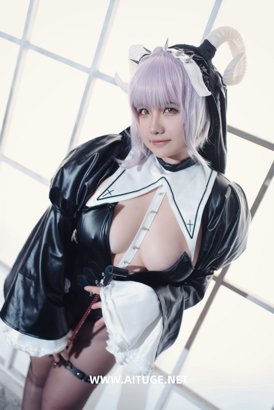 阿半今天很开心 - 开裆裤恶魔 [75P2V-136MB]