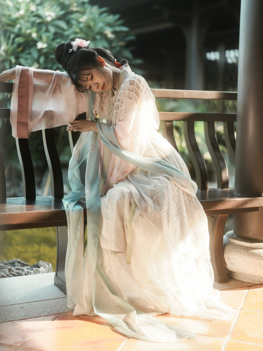 [YITUYU]艺图语 2025.10.20 古之舞 菜菜 [15P-230MB]