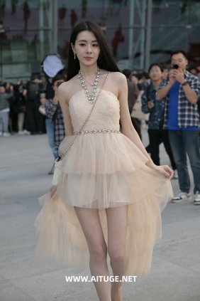 精选街拍视频 No.10141 美腿小荔枝 [234P-5.15GB]