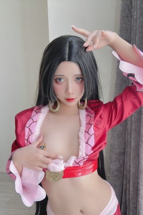 PoppaChan - Boa Hancock [52P6V-147MB]